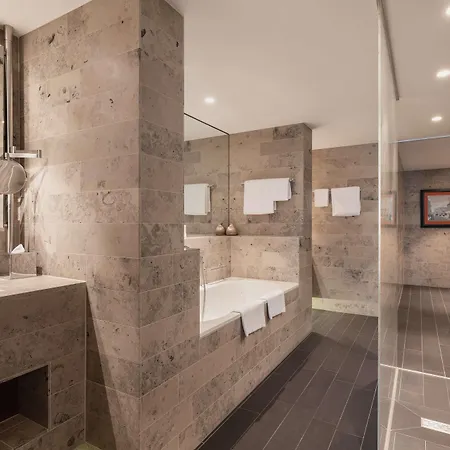 Hilton 5*