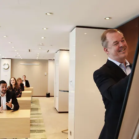 Ξενοδοχείο Hilton 5*